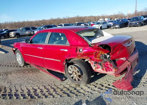 2010 Chrysler 300 Touring/Signature Series/Executive Series z USA, uszkodzony, nr VIN 2C3CA5CV4AH135613